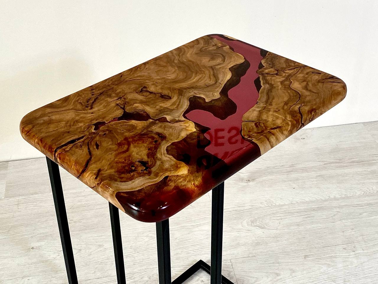 Side Table “Ruby”